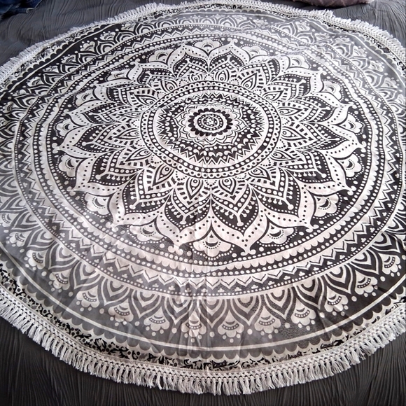 NEW Mandala Print With Fringe - Picture 1 of 8